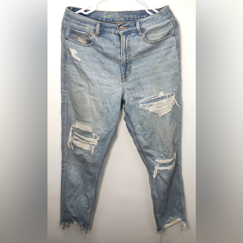 American Eagle Outfitters Light Blue Distressed Women's Jeans